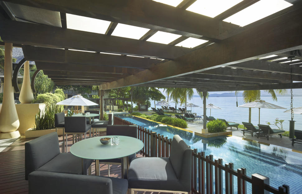 Pool Bar & Lounge