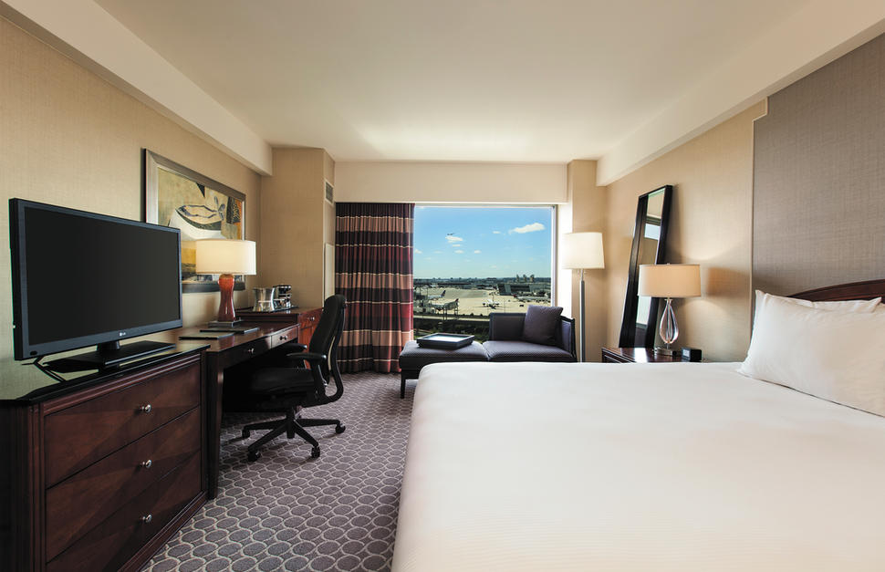Standard King Guest Room, Hilton Boston Logan Airport, Boston, Massachusetts