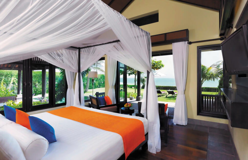 One Bedroom Beachfront Pool Villa