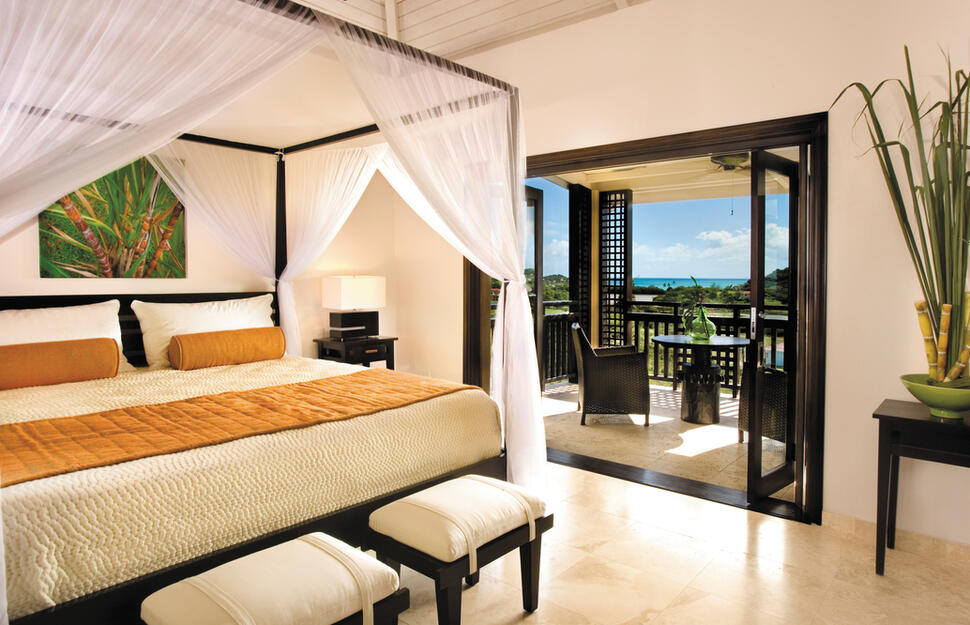 Upper Level Deluxe King Room