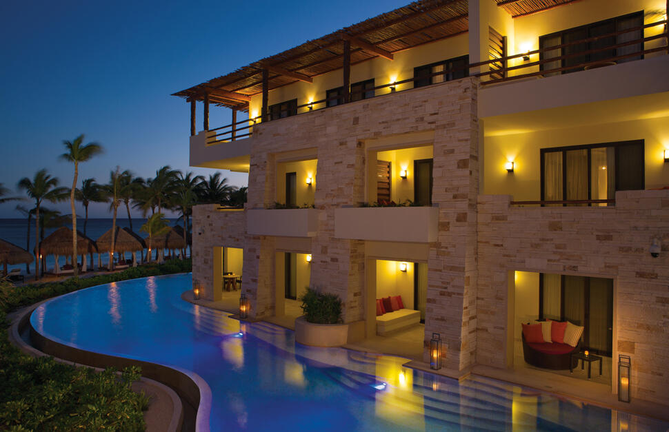 Swim-Out Suites