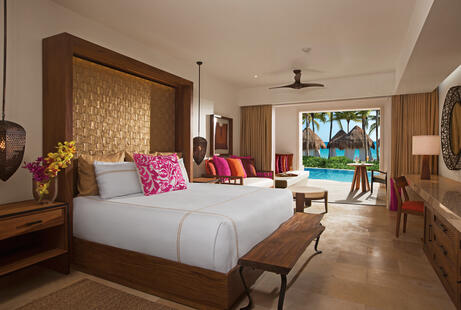 Preferred Club Junior Suite Ocean Front Swim-Out
