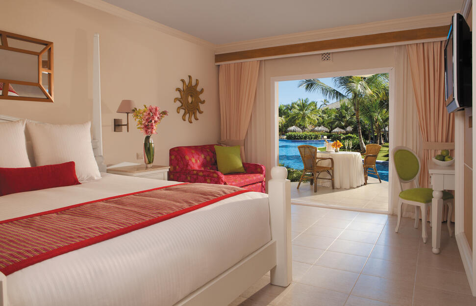 Deluxe Swim-Out Room