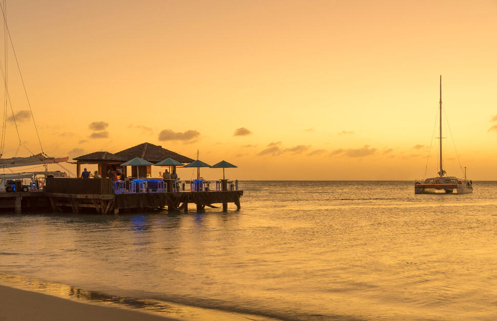 Pier Bar