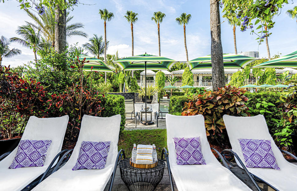 High Tide dining, outdoor dining