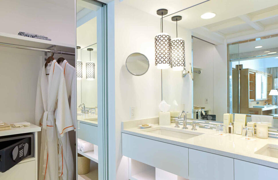 Beach Front Room Bathroom