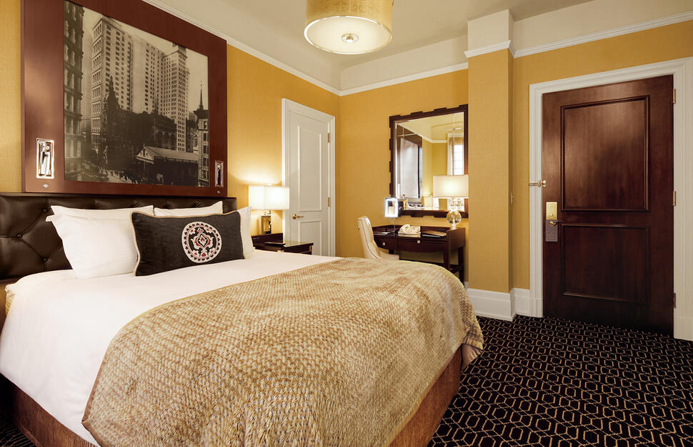 Deluxe Queen Guest Room