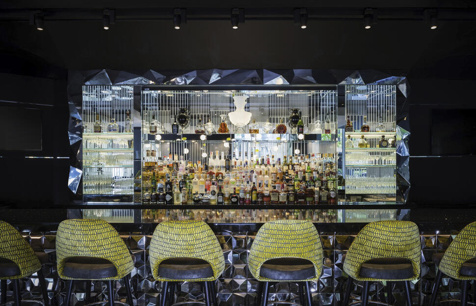 Le Bar
