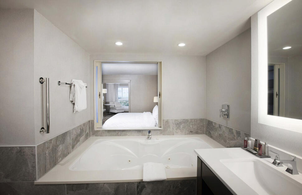 Fallsview Junior Suite