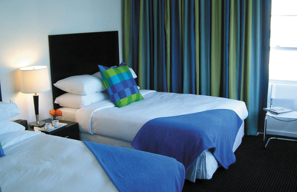 Deluxe queen room