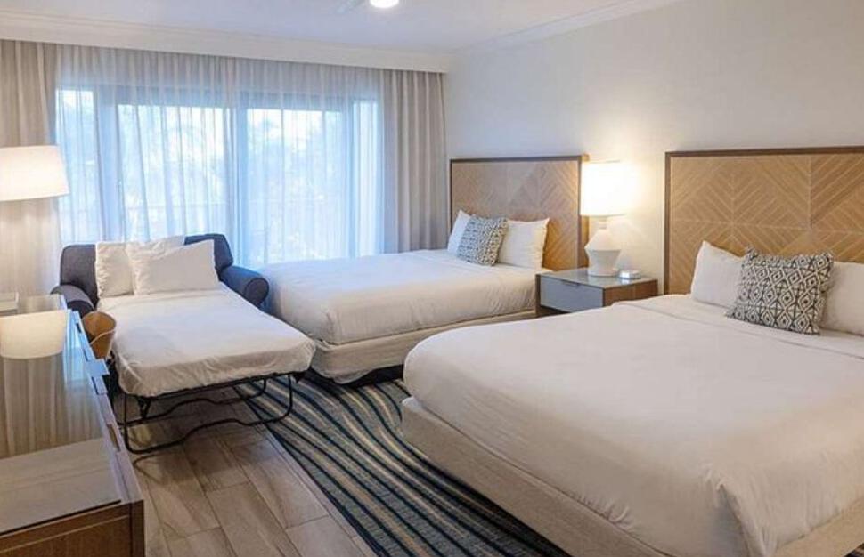 Resort Double Queen with Sleeper Sofa