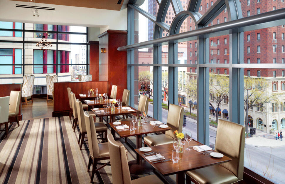 676 Restaurant & Bar