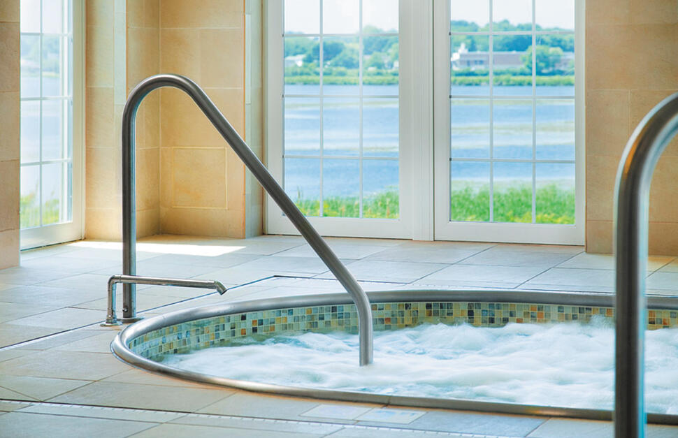 Hotel whirlpool, Newport Beach Hotel & Suites, Rhode Island, USA