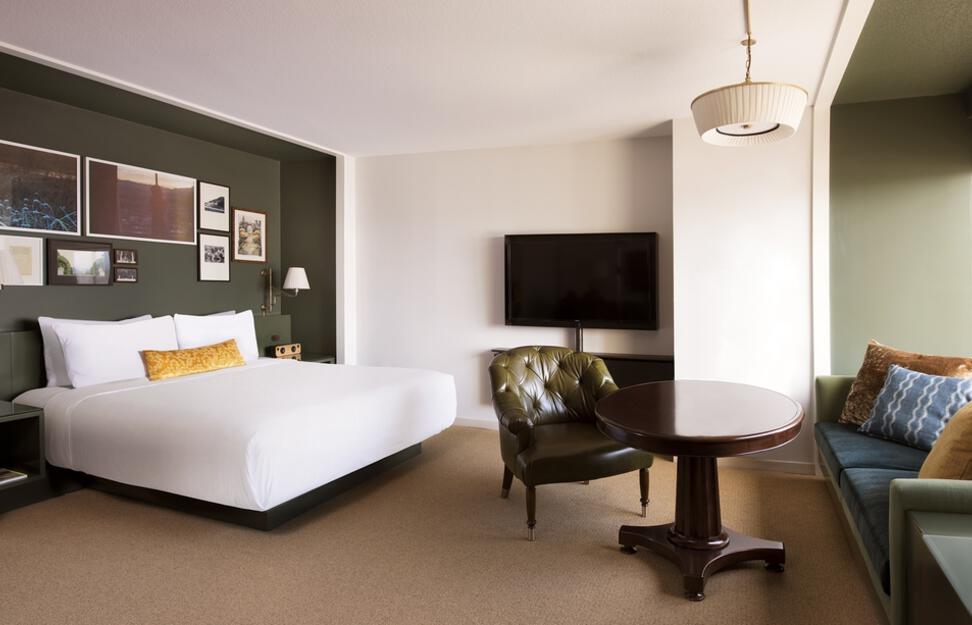 Nighthawk Suite