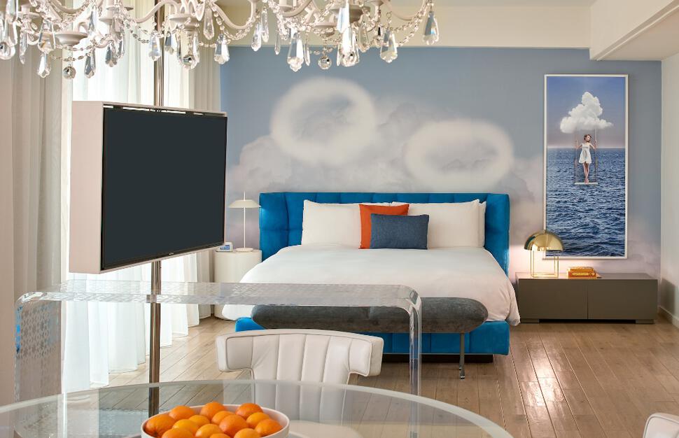 Skyview Loft Room