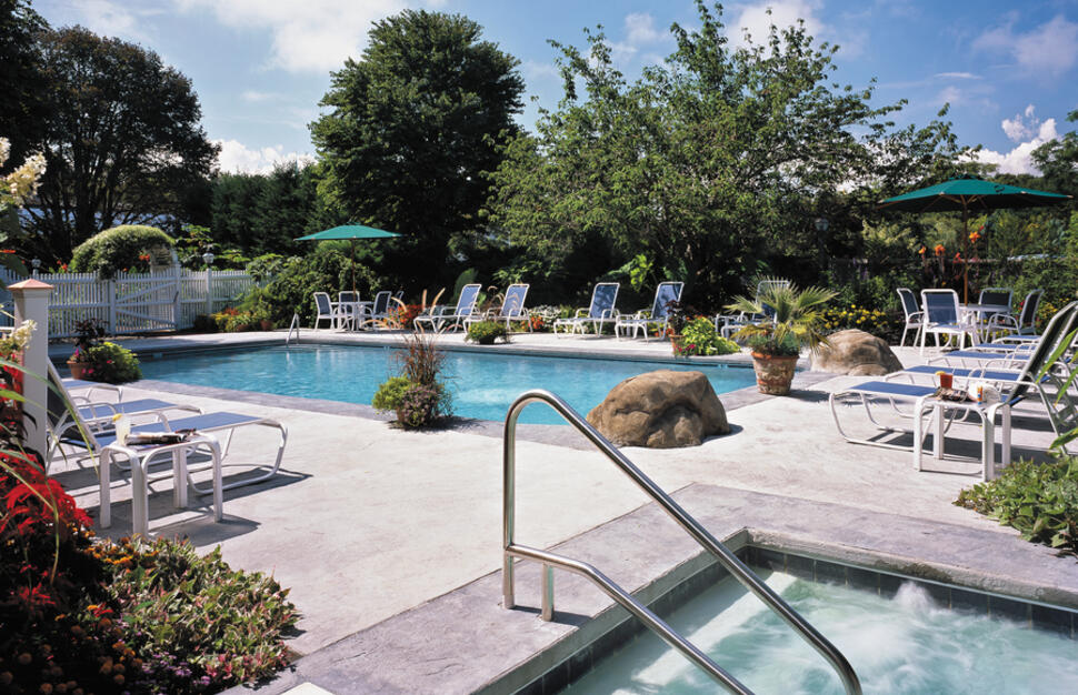 Outdoor pool, Dan'l Webster Inn & Spa, Boston