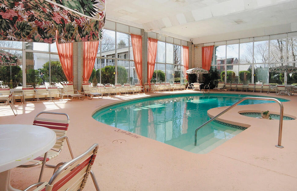Indoor pool, Shoreways Acres Inn