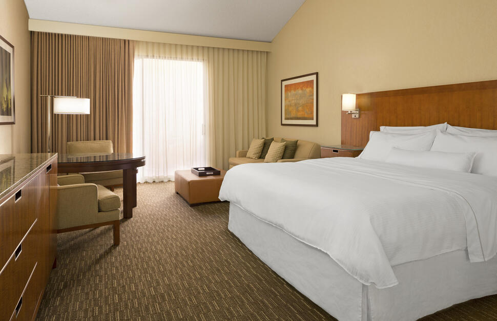 Traditional Guestroom