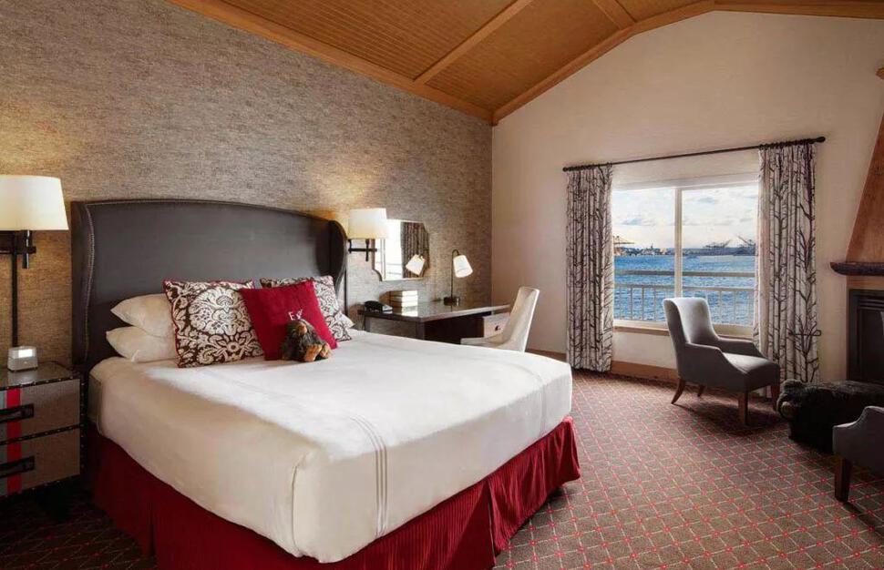 Waterview Room