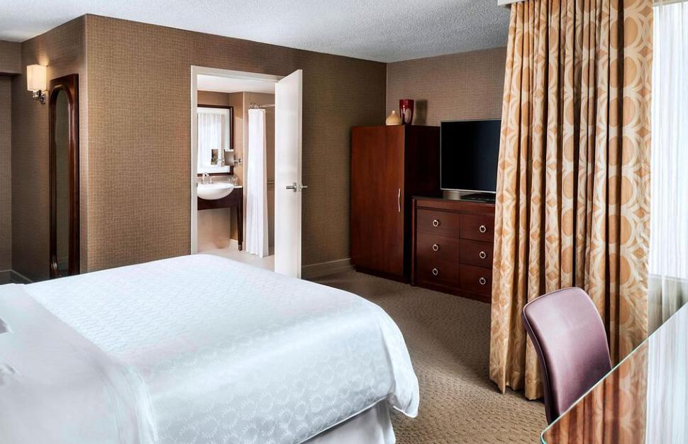 Standard Queen Room