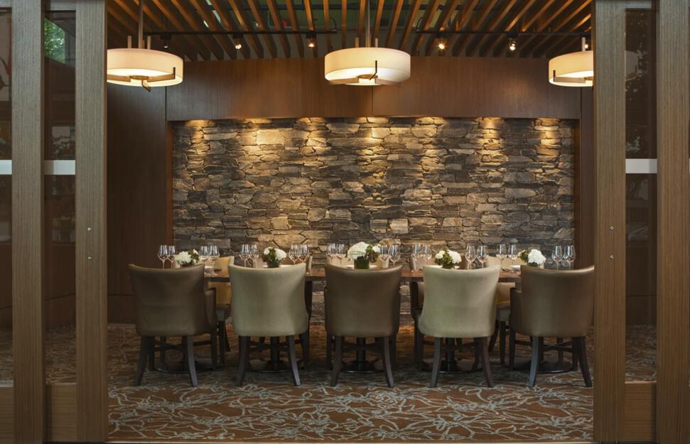 Showcase Restaurant & Bar