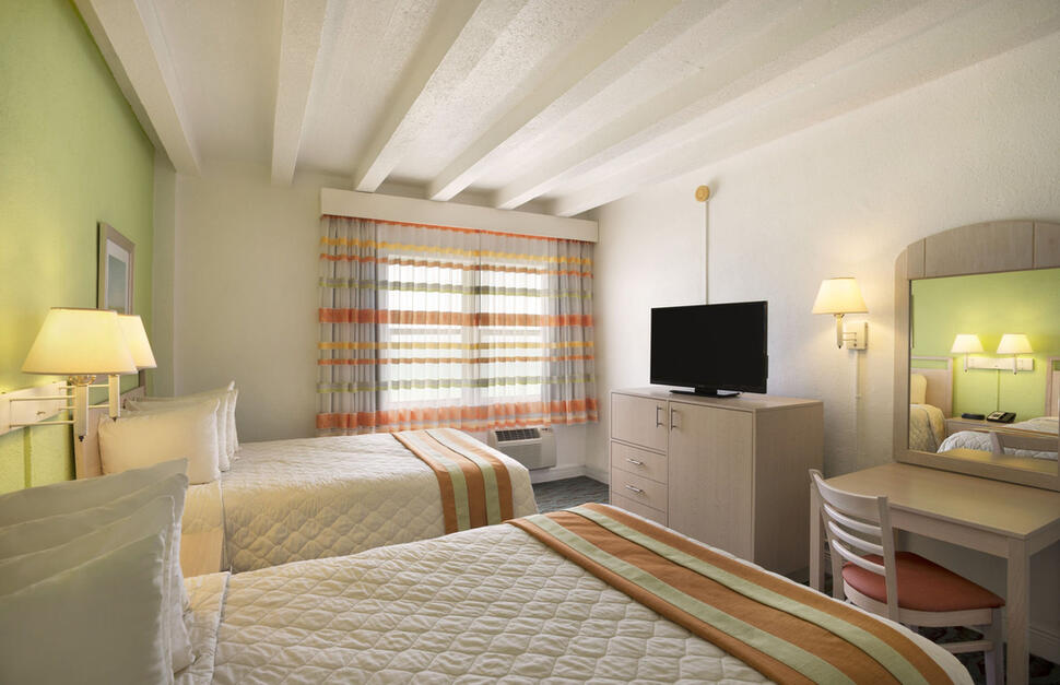 2 Double Bed Room