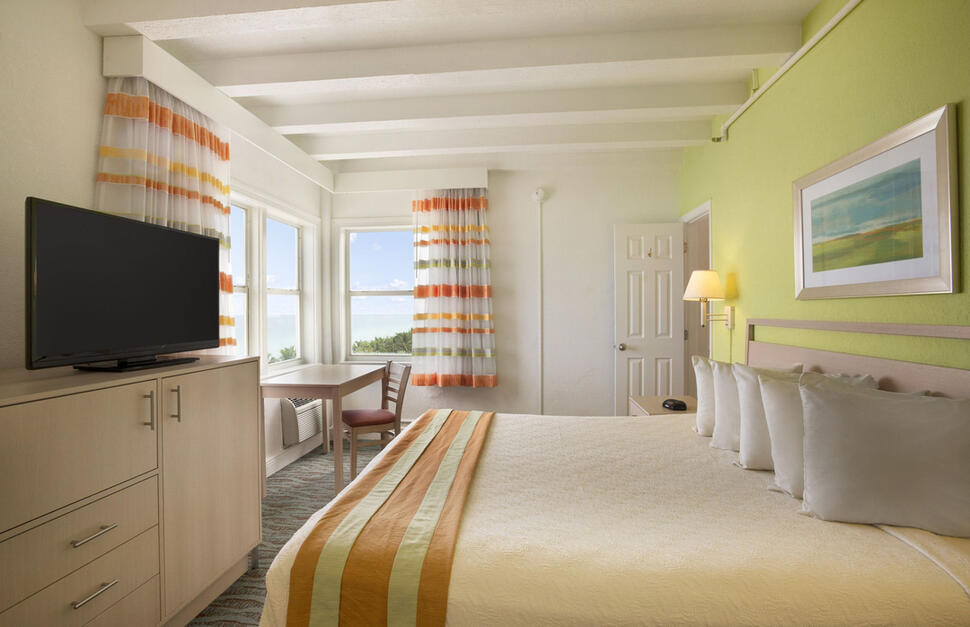 King Bed Ocean Front Room