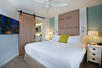 Suite bedroom