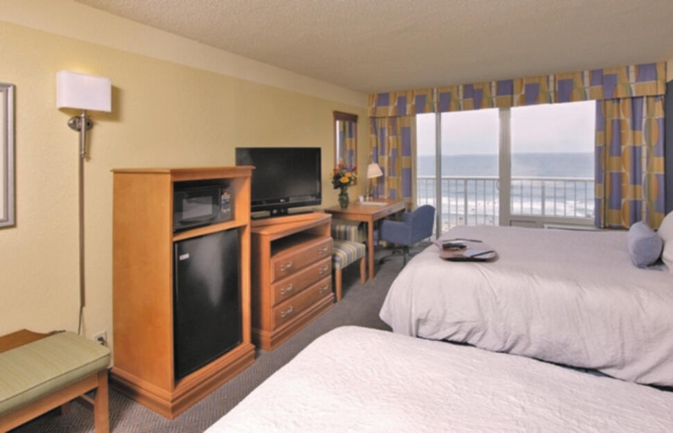 2 Queen Beds, Hampton Inn Virginia Beach Oceanfront North, Virginia Beach, USA