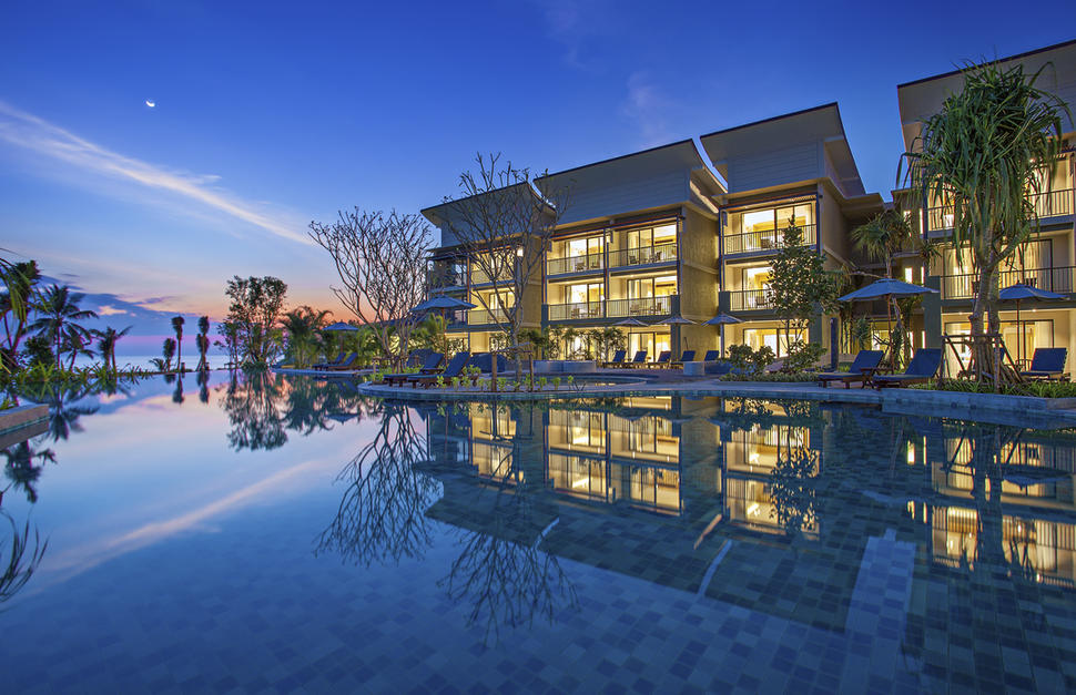 Main Deluxe Pool