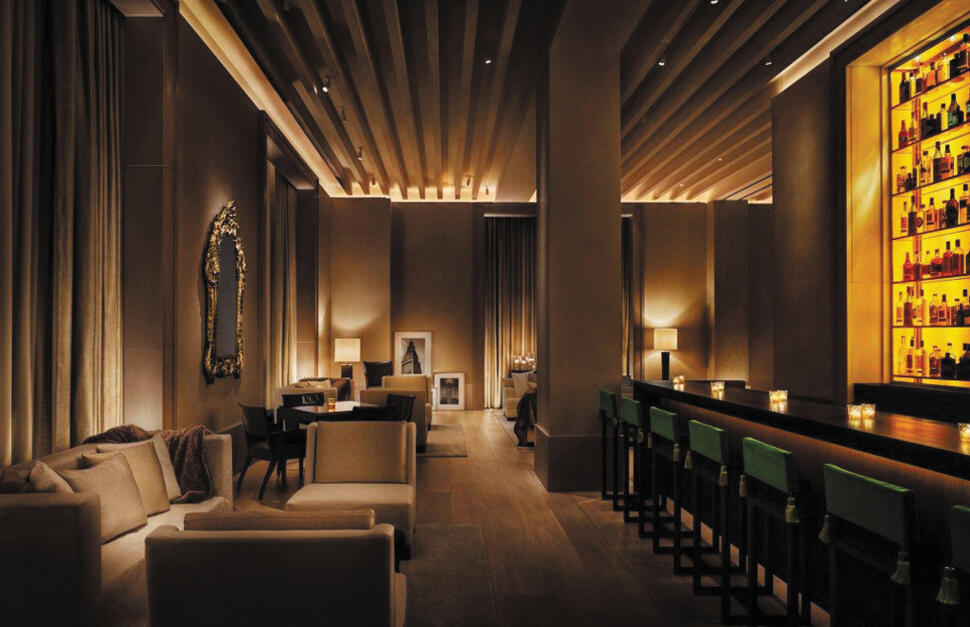 Lobby bar