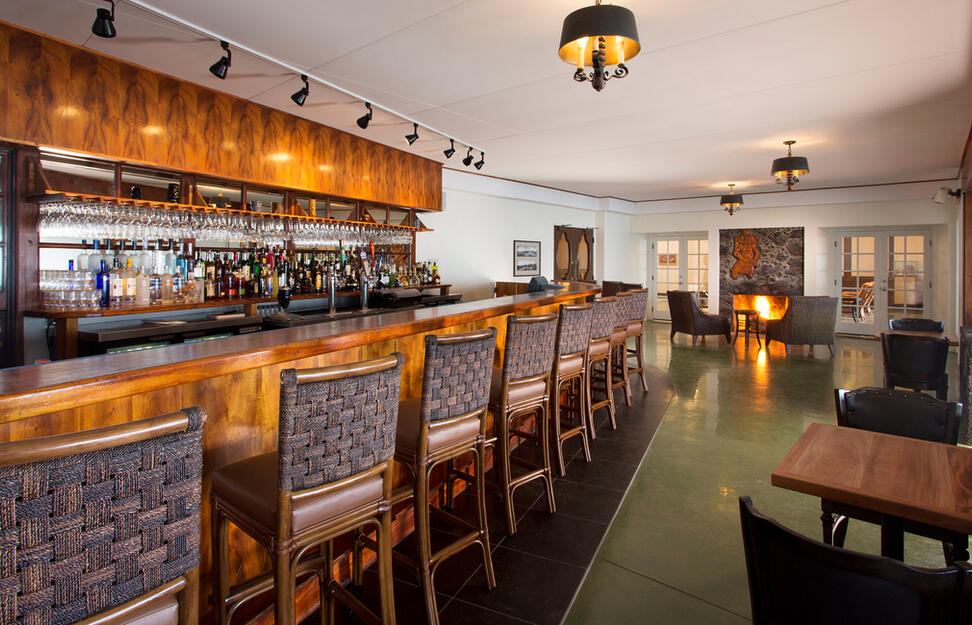 Uncle George's Lounge
