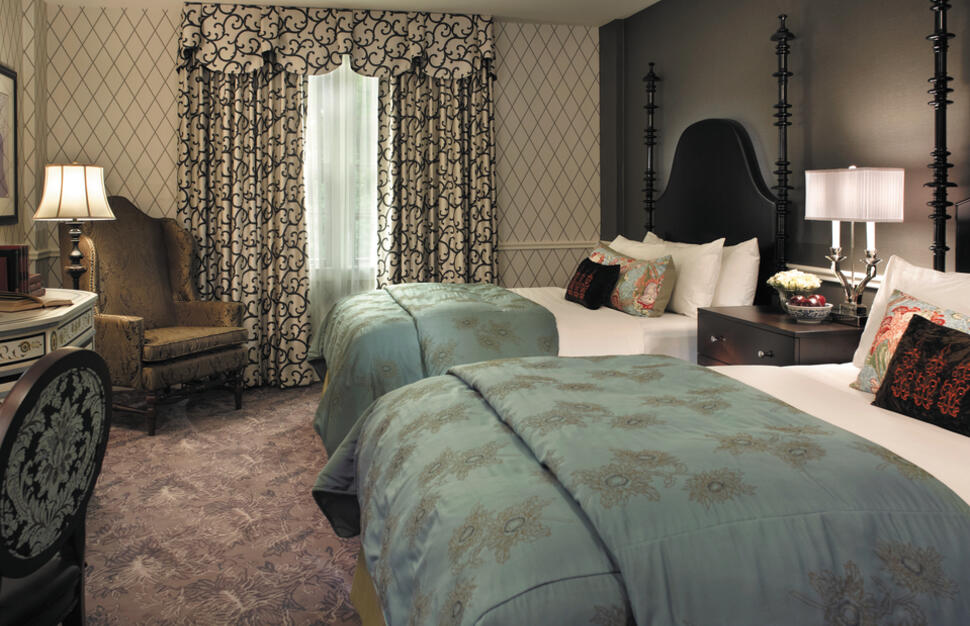 Newport Room with double queen-beds, Hotel Viking, Newport, Rhode Island, New England, USA
