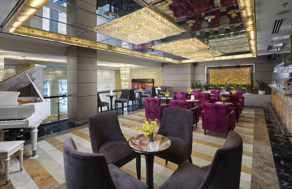 Piano Bar