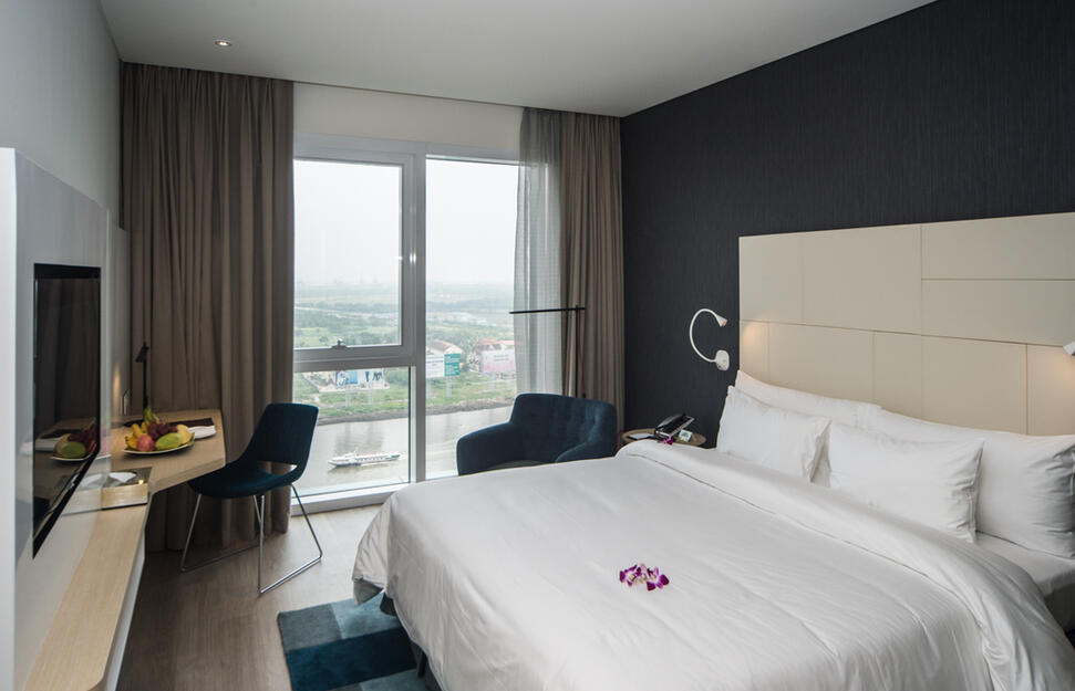Premiere Riverview Room