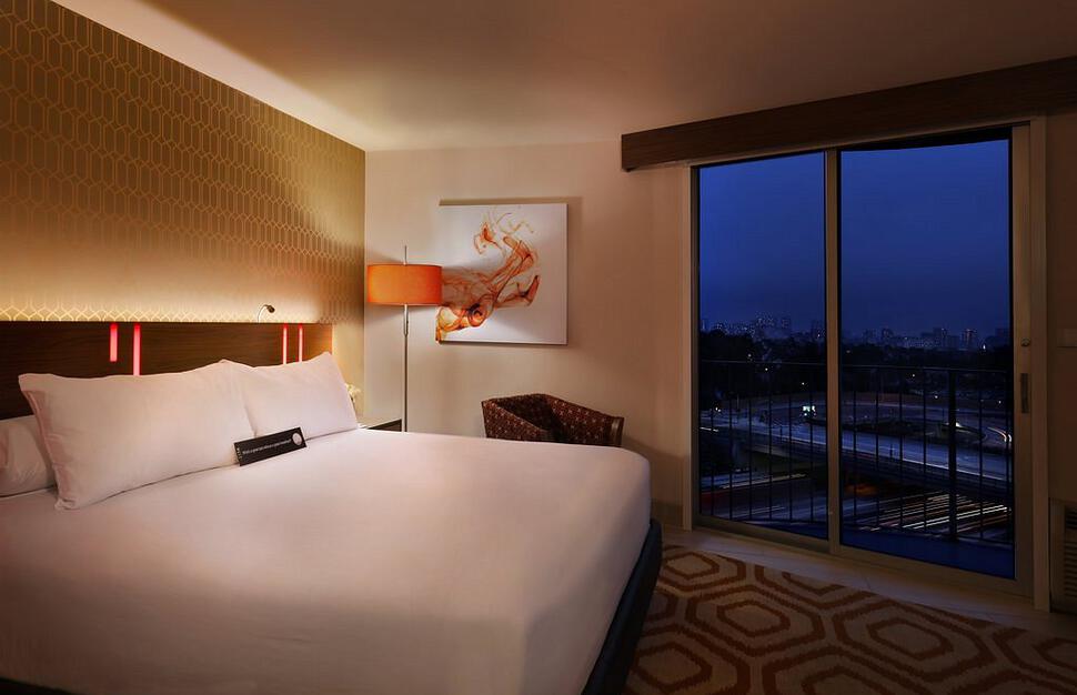 Killer View Room