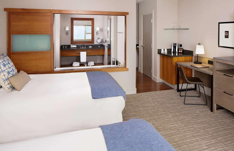 2 Double Beds Deluxe Room with Full Bay View