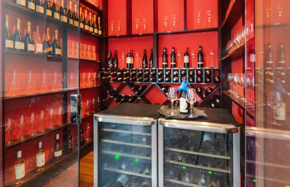 Le Bouchon wine cellar