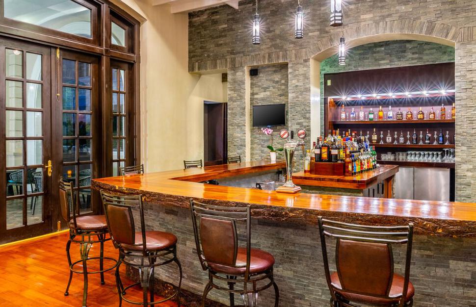 Lobby bar