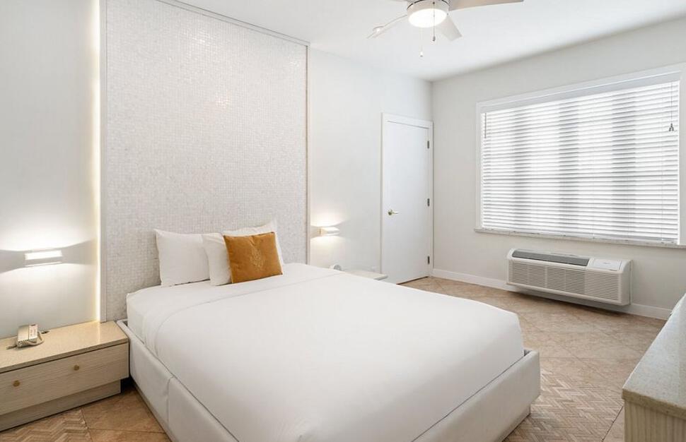 Standard Queen Room