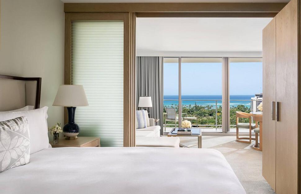 Deluxe Ocean View Suite