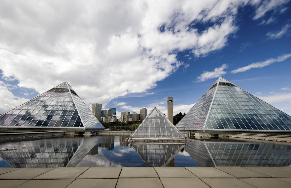 2 nights Edmonton, 2 nights Jasper, 3 nights Banff (Summer)