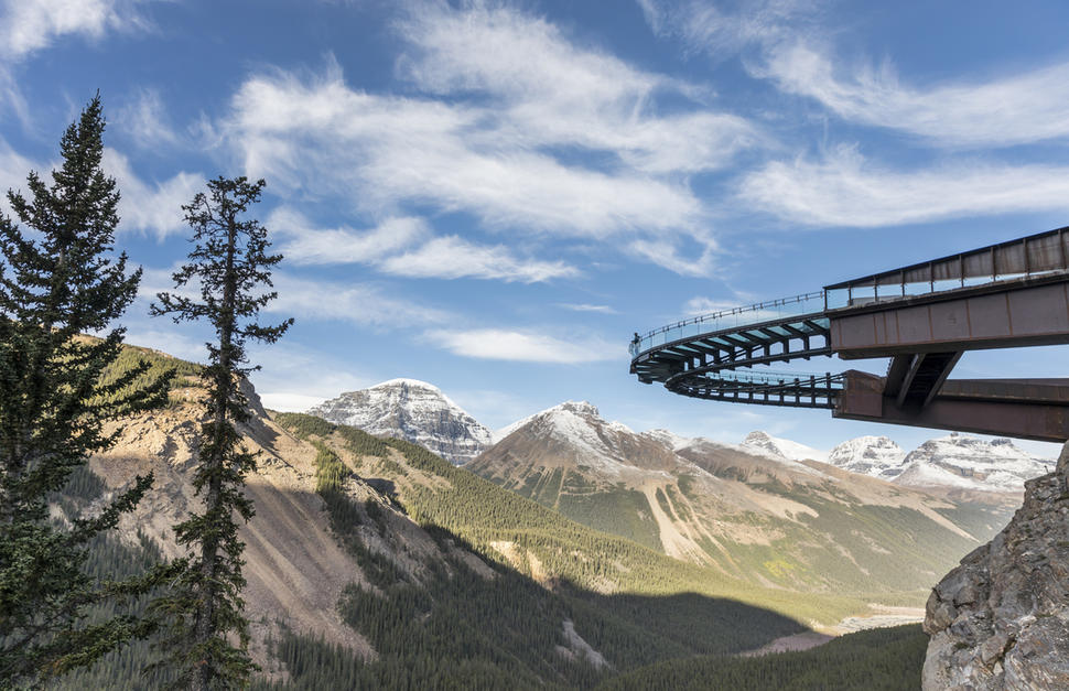 Rocky Mountaineer - Journey Through The Clouds Outdoor Adventures