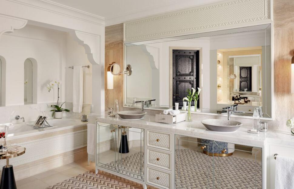 Palm House Lagoon Room