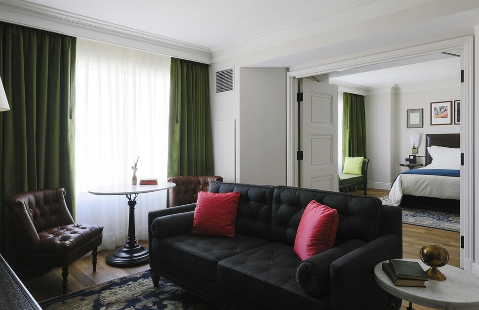 Grand Suite, Living room