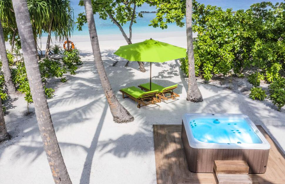 Jacuzzi Beach Villa