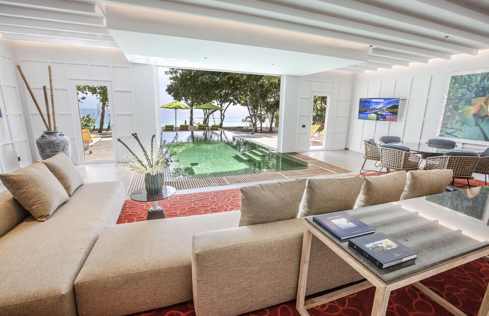 Royal Beach Villa with Pool