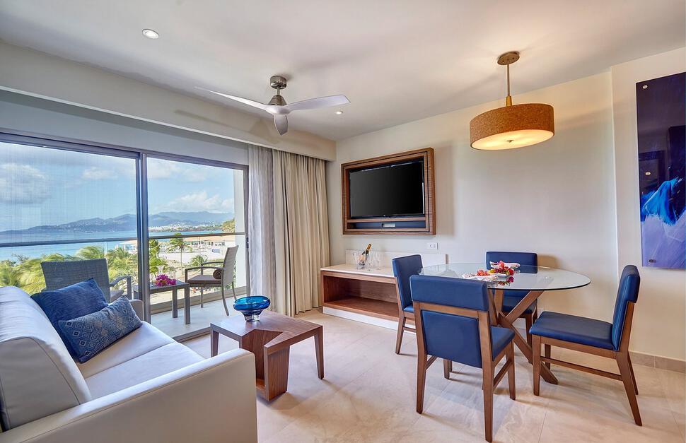 Luxury Presidential Ocean View Suite