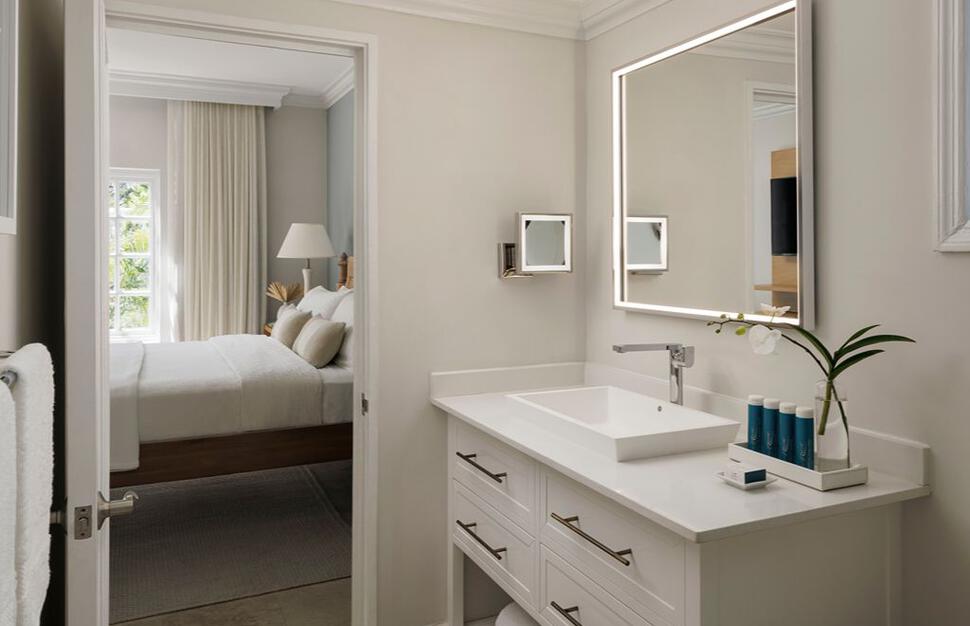 One Bedroom Poolside Butler Villa Suite