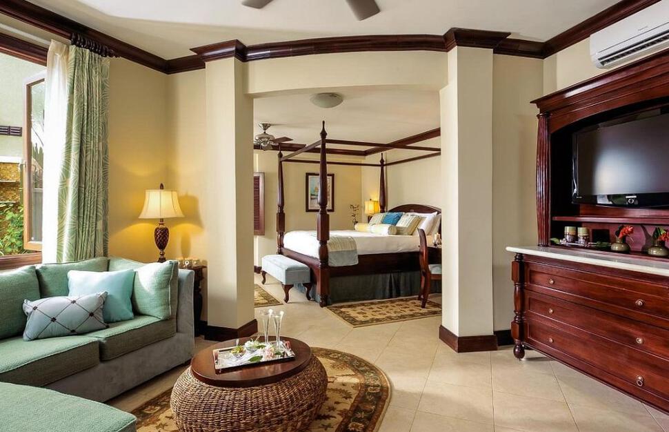 Palm Grove Honeymoon One Bedroom Butler Suite w/ Private Pool Sanctuary